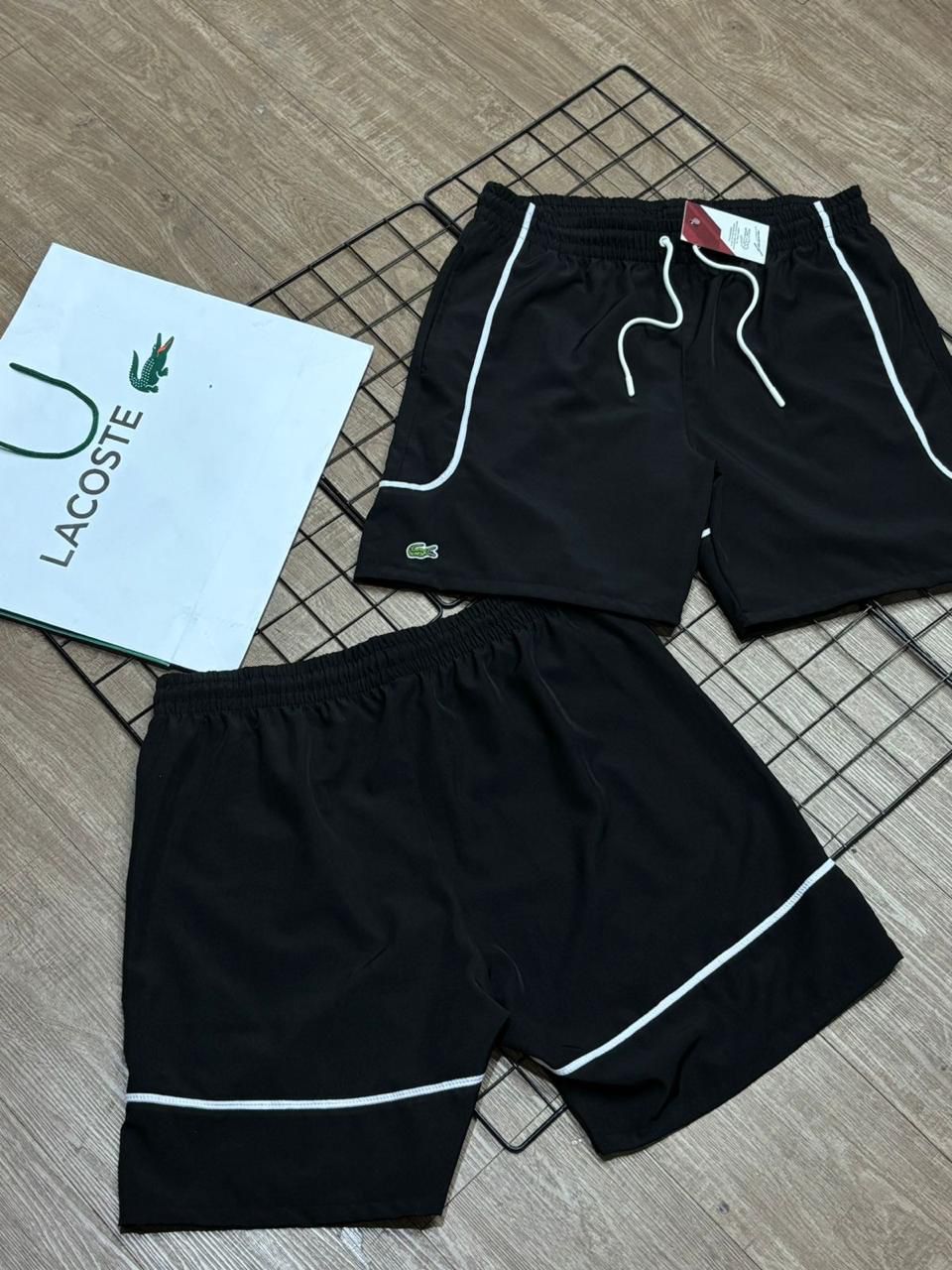 bermuda lacoste Preta